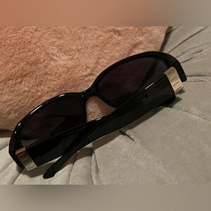 BRAND NEW BLACK WITH SILVER ELLE SIDES SUNGLASSES